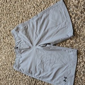 Boys Under Armour Shorts Size 14 Gray
